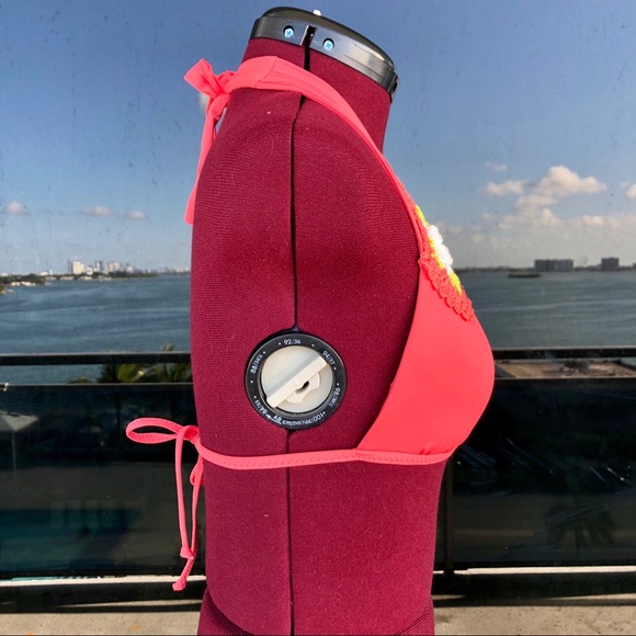 Isabella Rose 🌹French Pastry Triangle Bikini Top - Picture 6 of 12